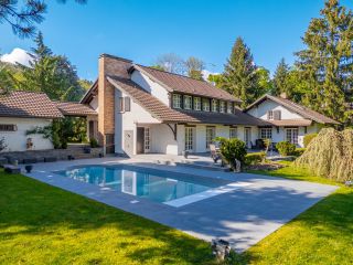 house 12 Rooms for sale on DIVONNE LES BAINS (01220)