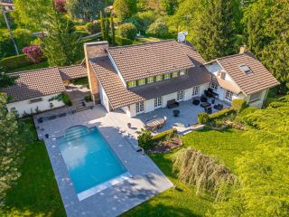 house 12 Rooms for sale on DIVONNE LES BAINS (01220)