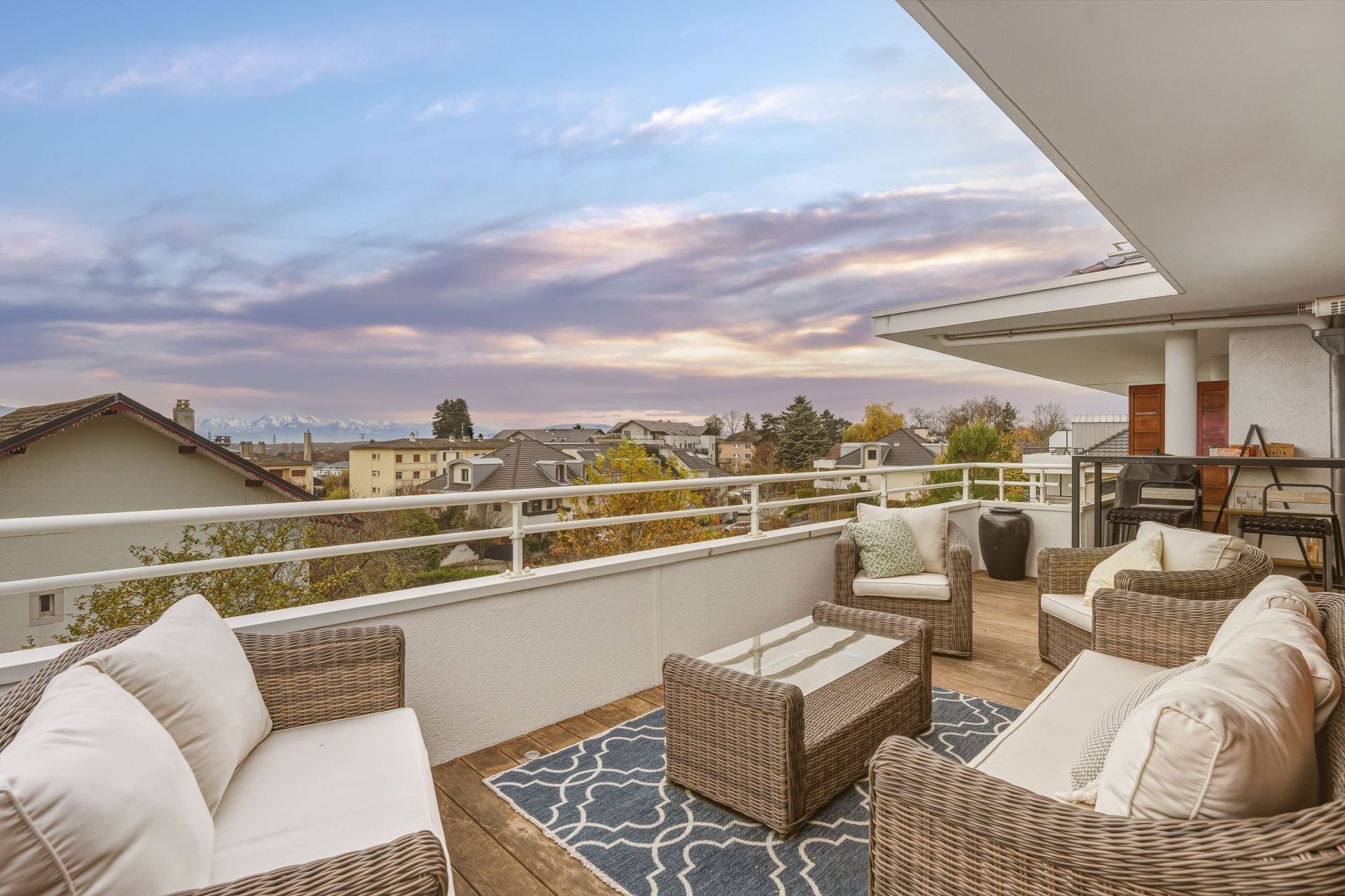 apartment 4 Rooms for sale on DIVONNE LES BAINS (01220)