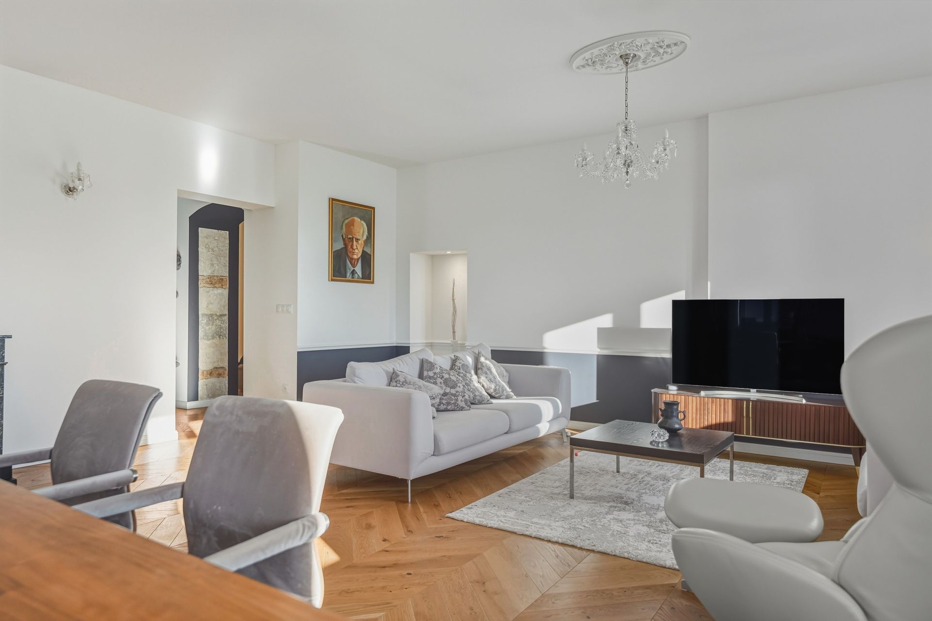 apartment 5 Rooms for sale on CHEVRY (01170)