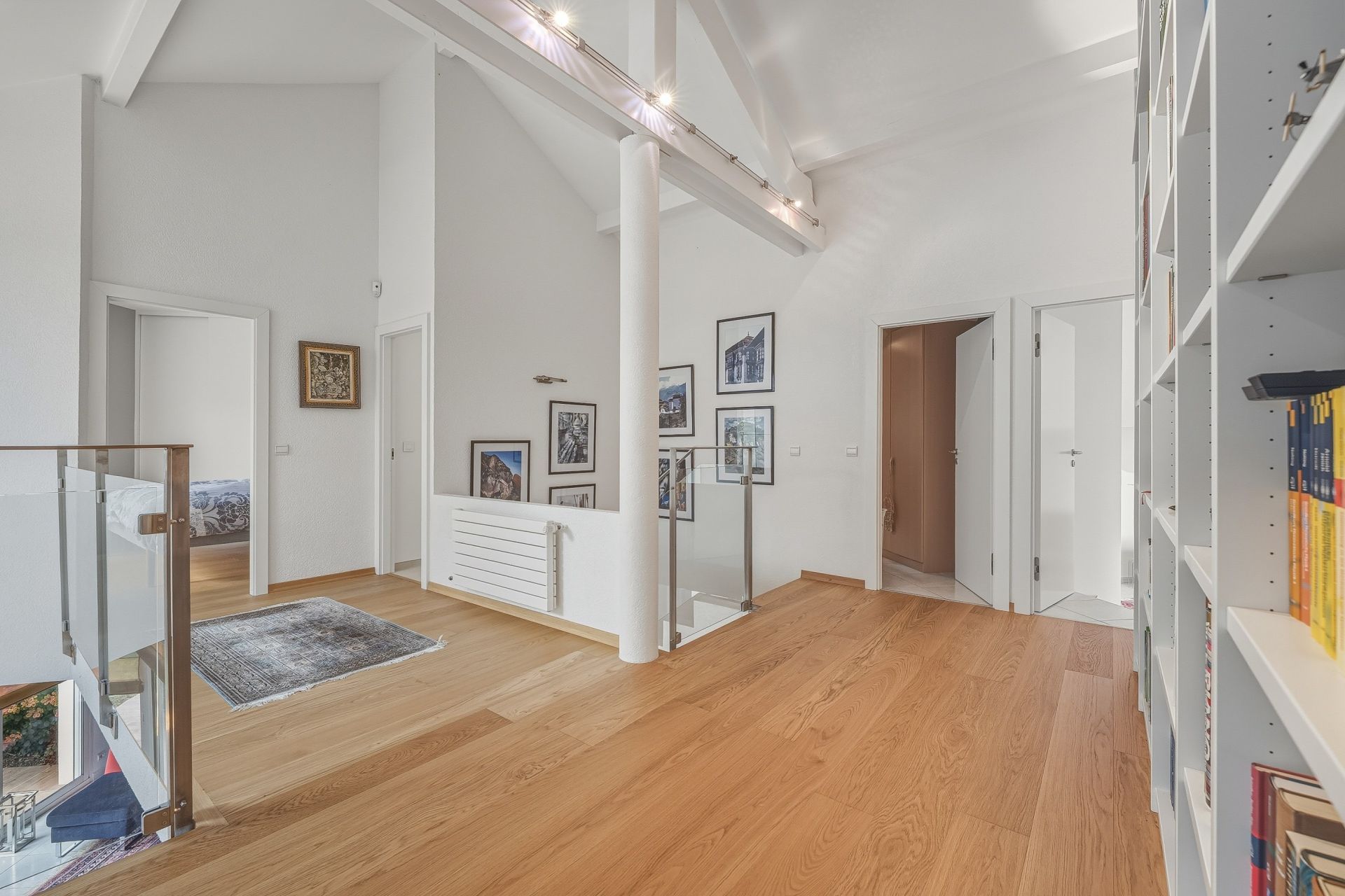 house 6 Rooms for sale on ECHENEVEX (01170)