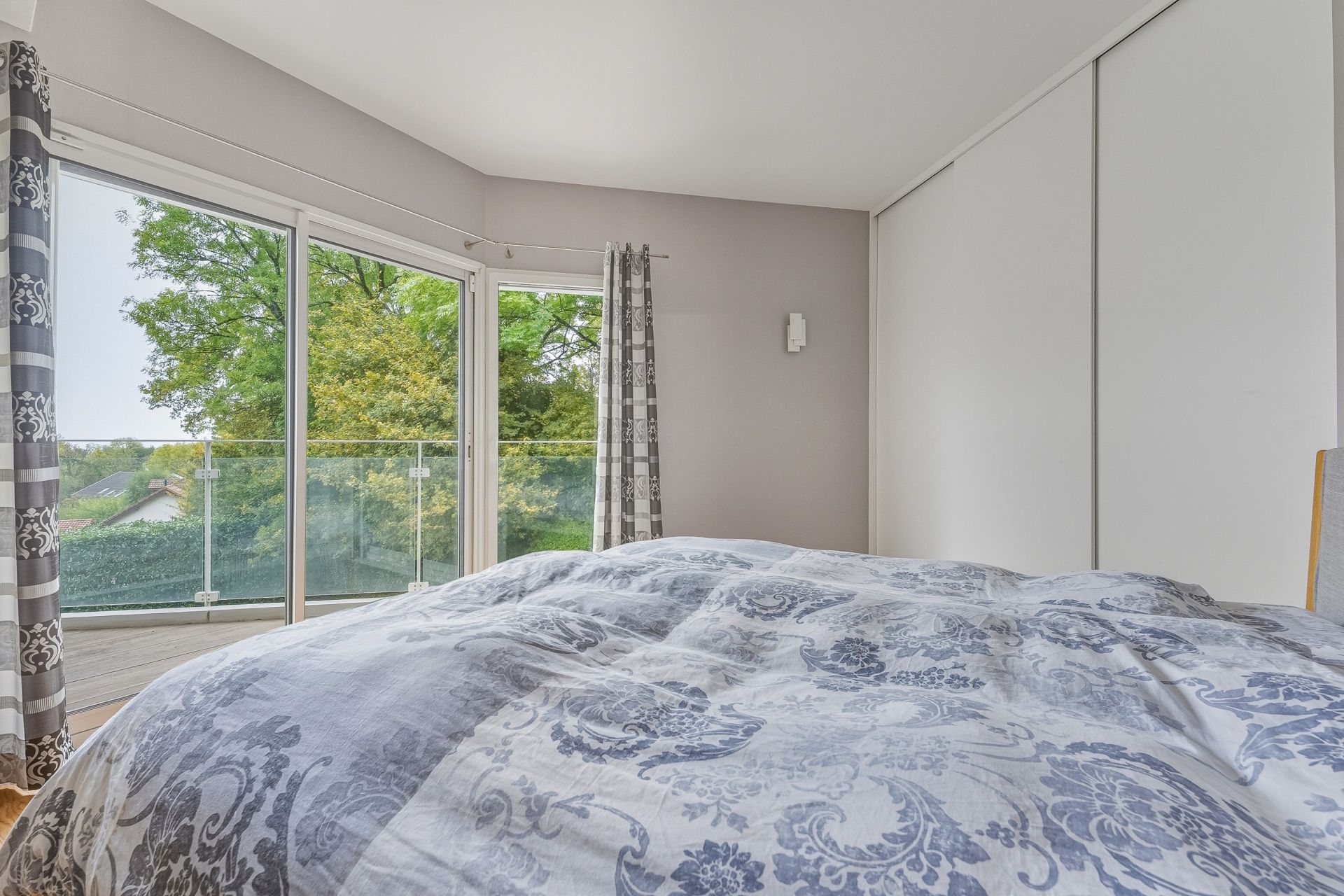 house 6 Rooms for sale on ECHENEVEX (01170)