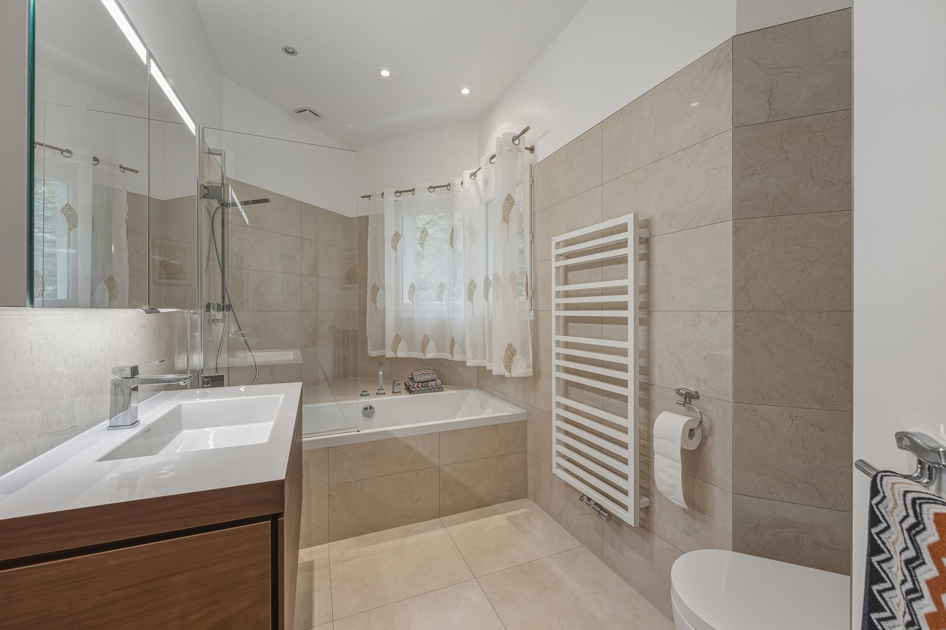 maison 6 Pièces en vente sur ECHENEVEX (01170)