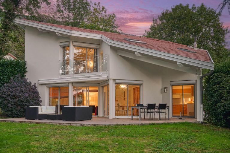 maison 6 Pièces en vente sur ECHENEVEX (01170)