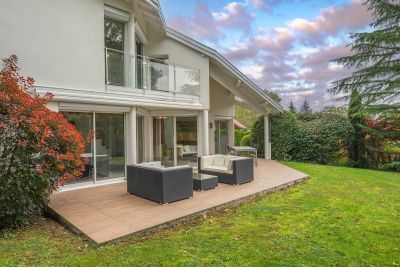 Vente Maison Échenevex 6 Pièces 214 m²