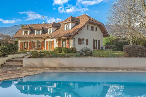 Vente Maison Divonne-les-Bains 8&nbsp;Pièces 296&nbsp;m²