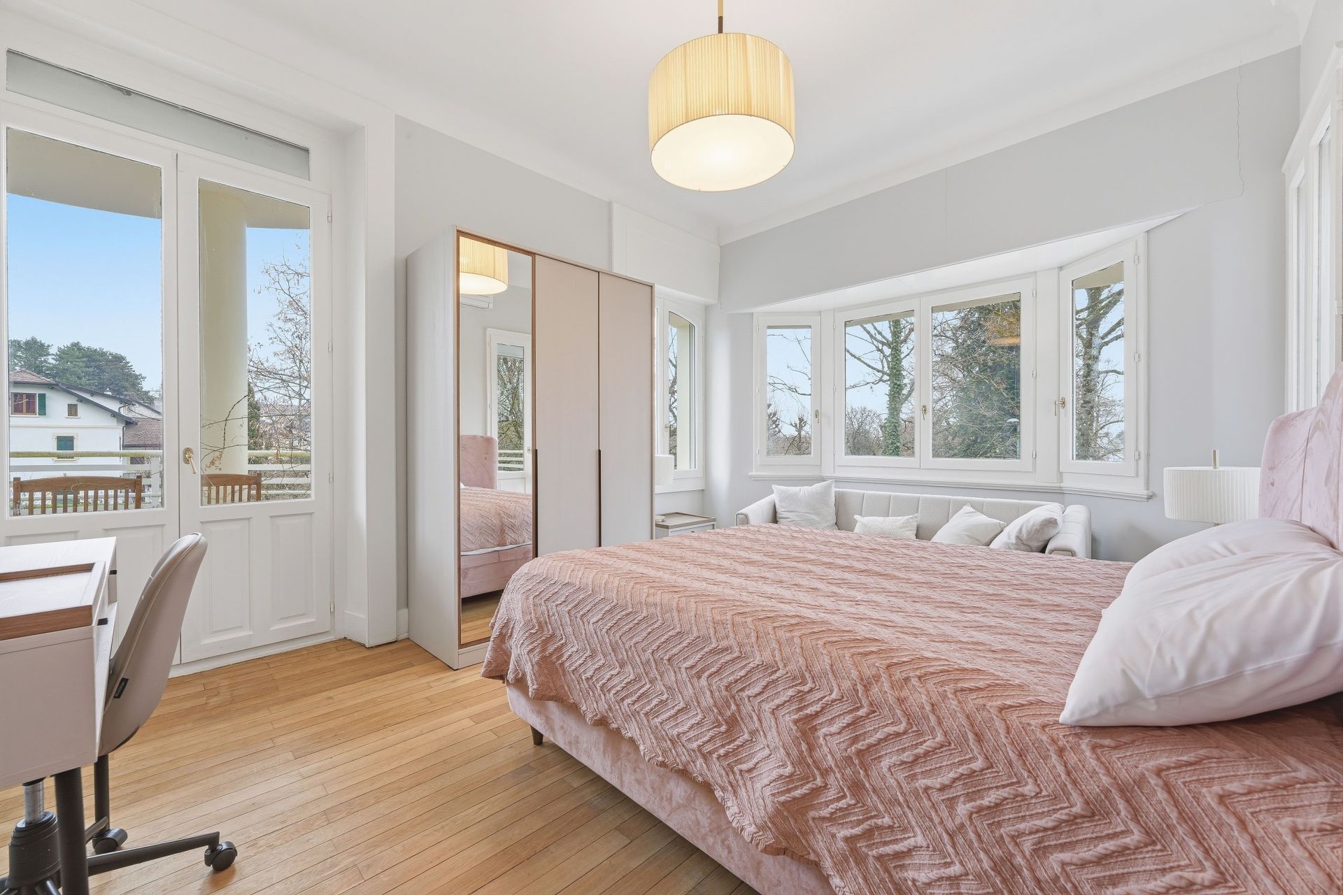 house 9 Rooms for sale on DIVONNE LES BAINS (01220)
