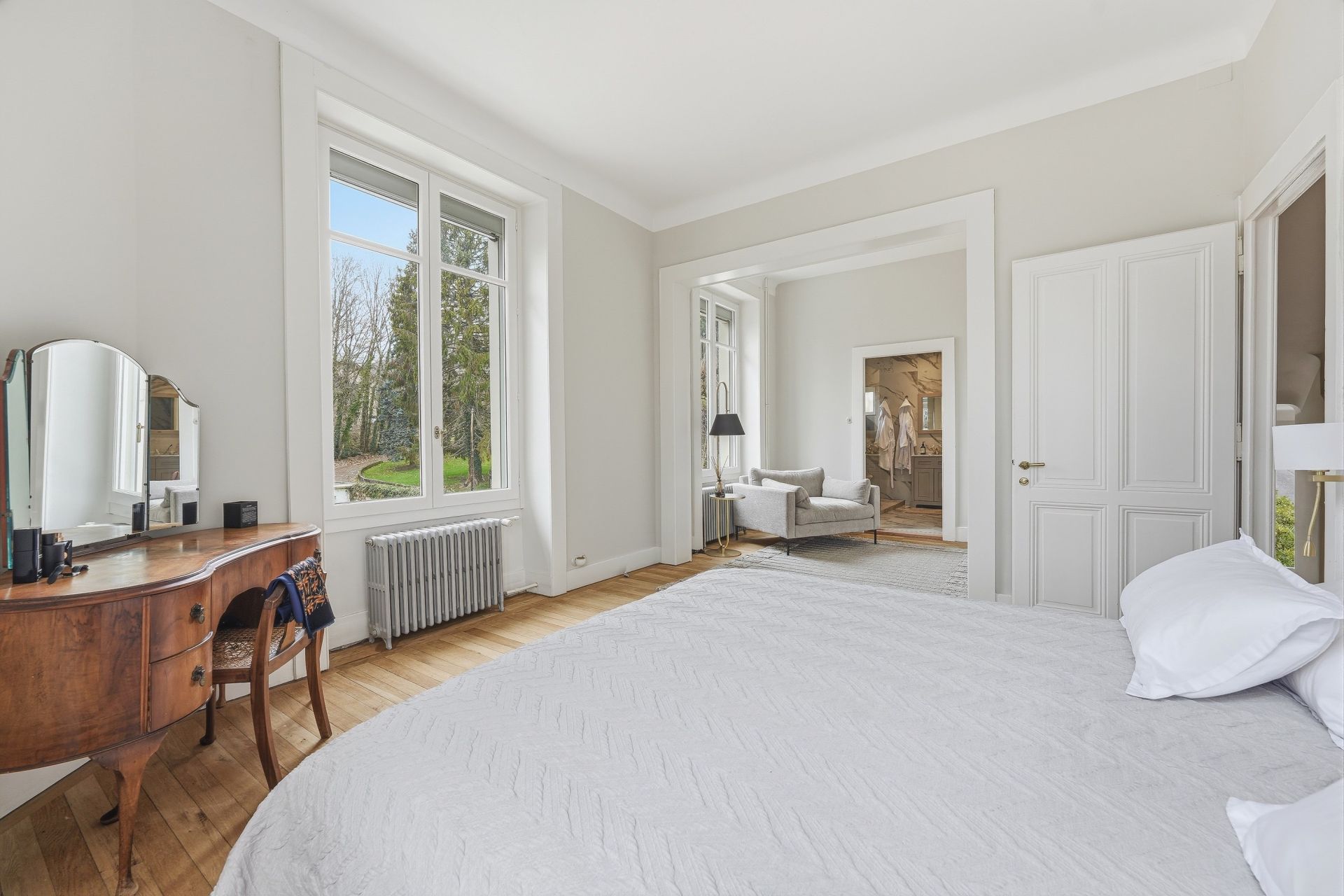 house 9 Rooms for sale on DIVONNE LES BAINS (01220)