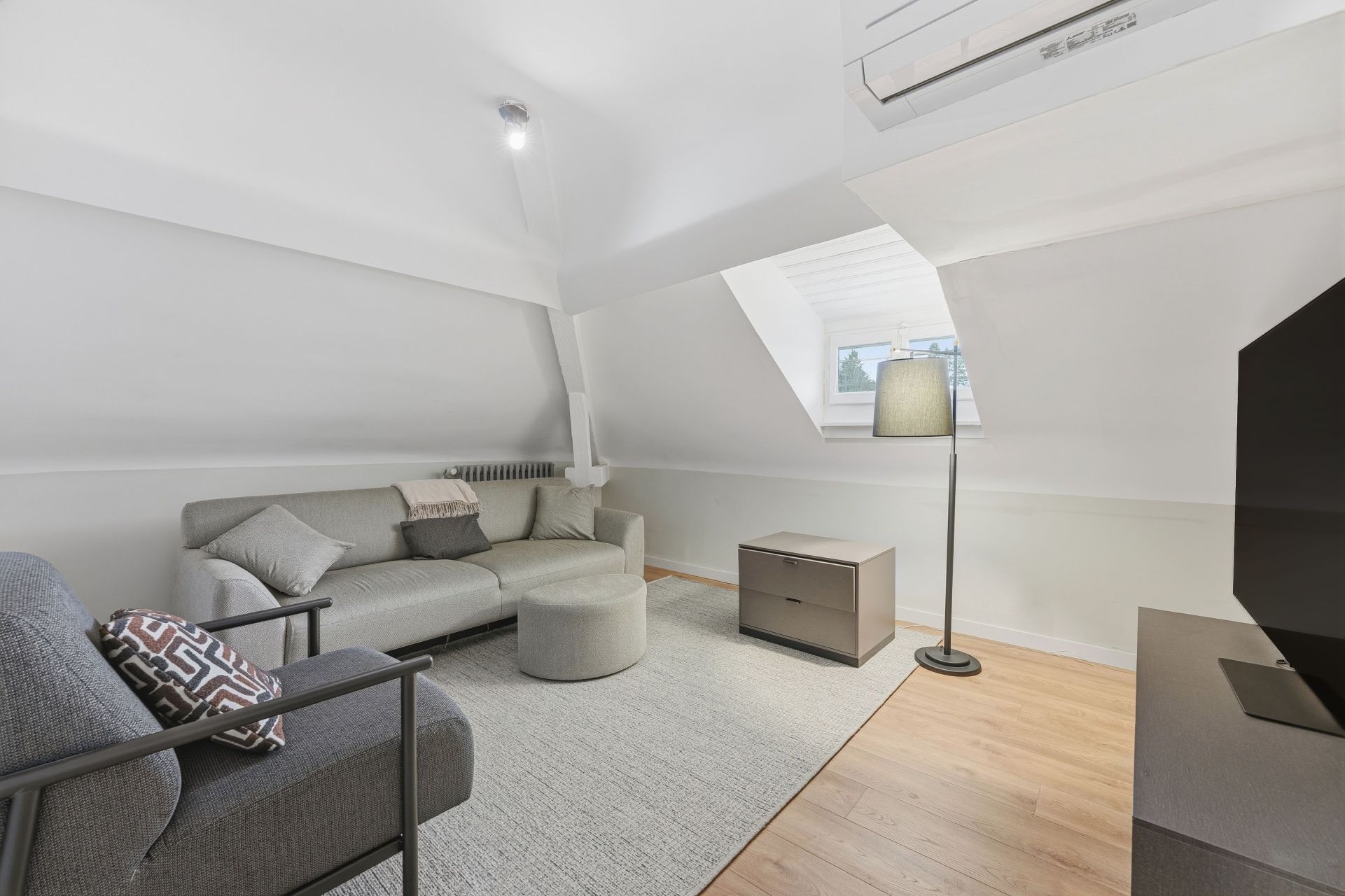 house 9 Rooms for sale on DIVONNE LES BAINS (01220)