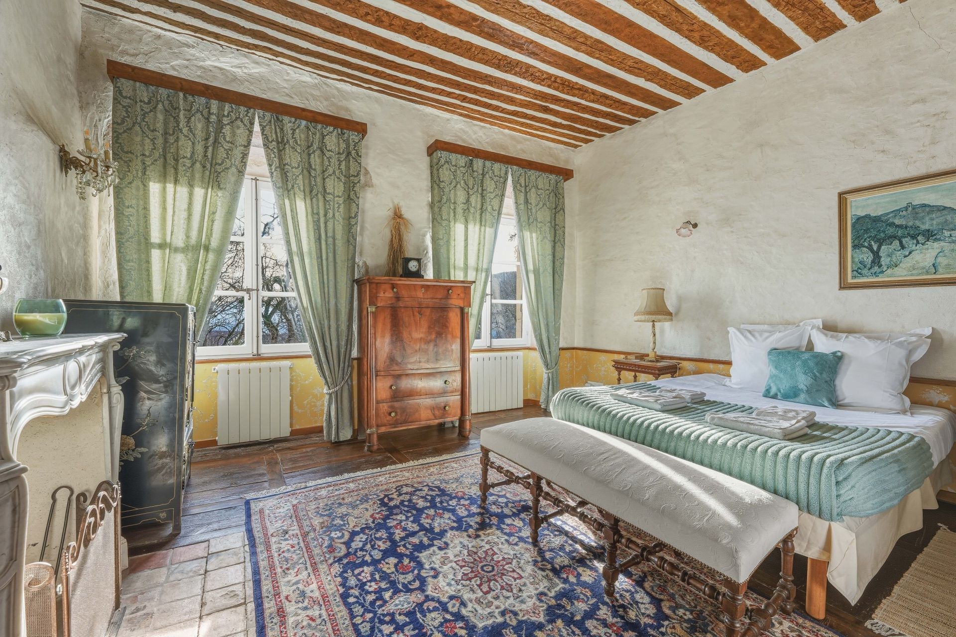 château 12 Pièces en vente sur MONTANGES (01200)