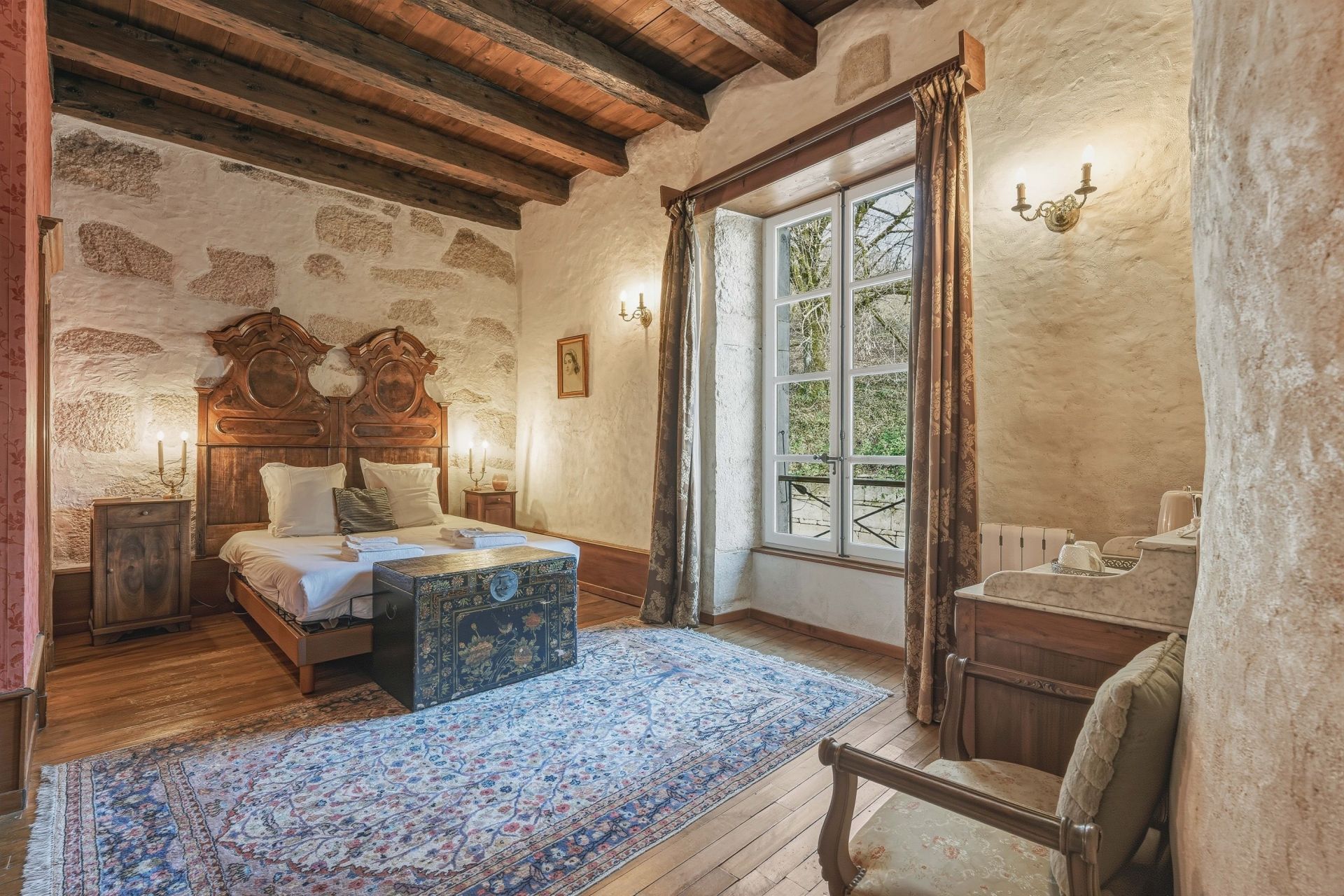 château 12 Pièces en vente sur MONTANGES (01200)