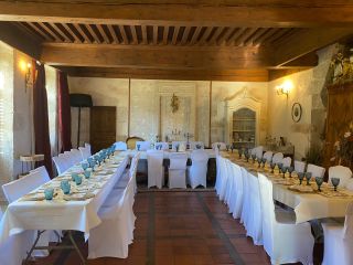 château 12 Pièces en vente sur MONTANGES (01200)