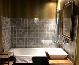 château 12 Pièces en vente sur MONTANGES (01200)