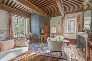 castle 12 Rooms for sale on MONTANGES (01200)