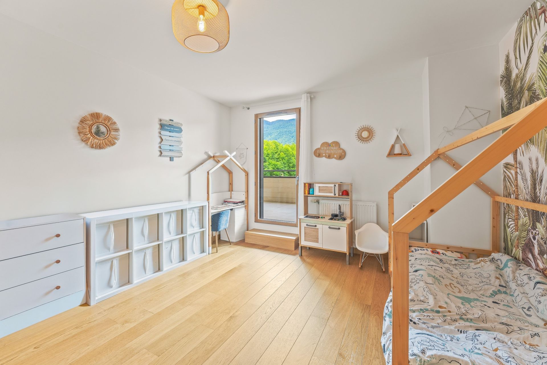 house 6 Rooms for sale on DIVONNE LES BAINS (01220)