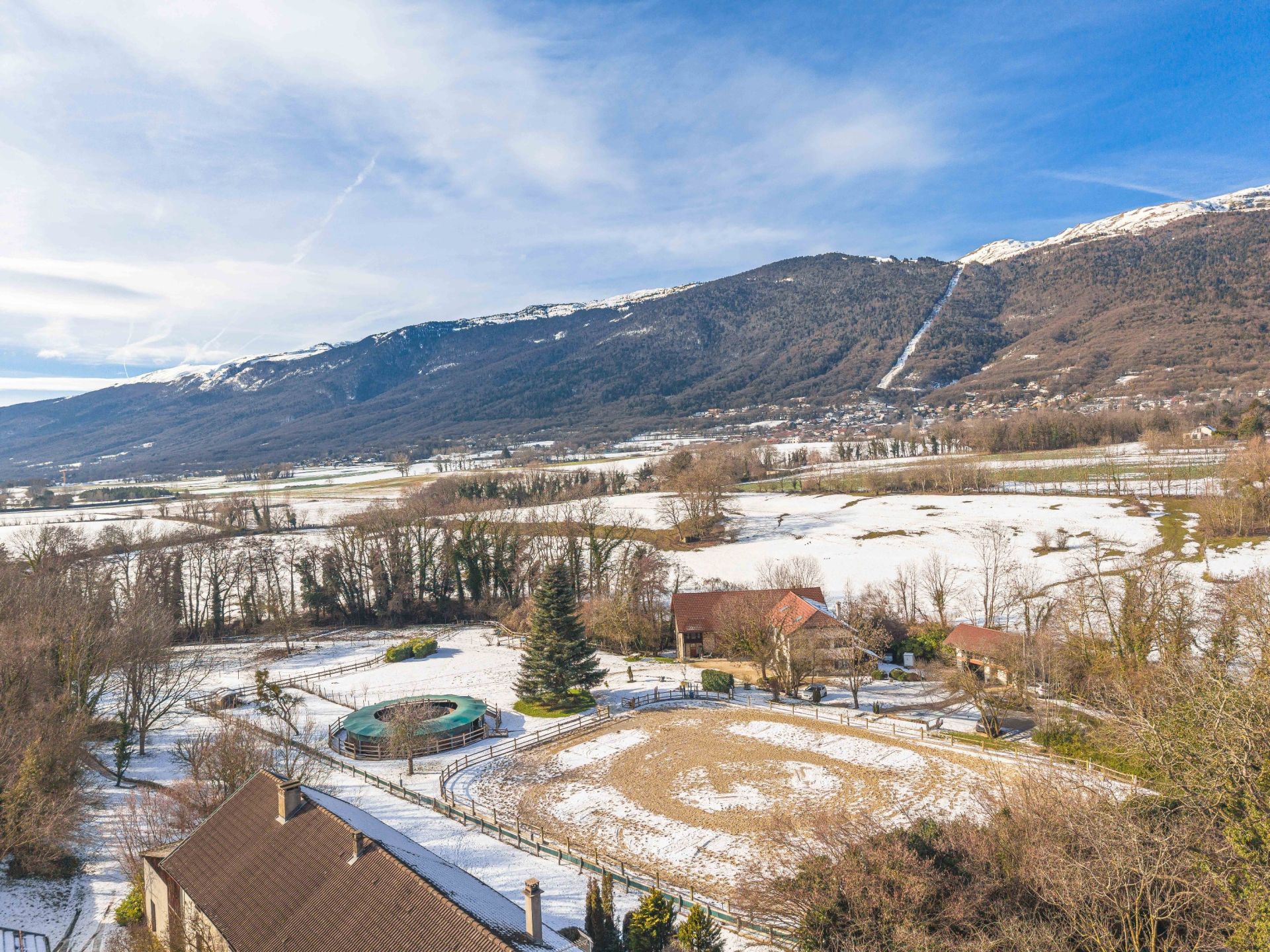 equestrian property 11 Rooms for sale on ST GENIS POUILLY (01630)