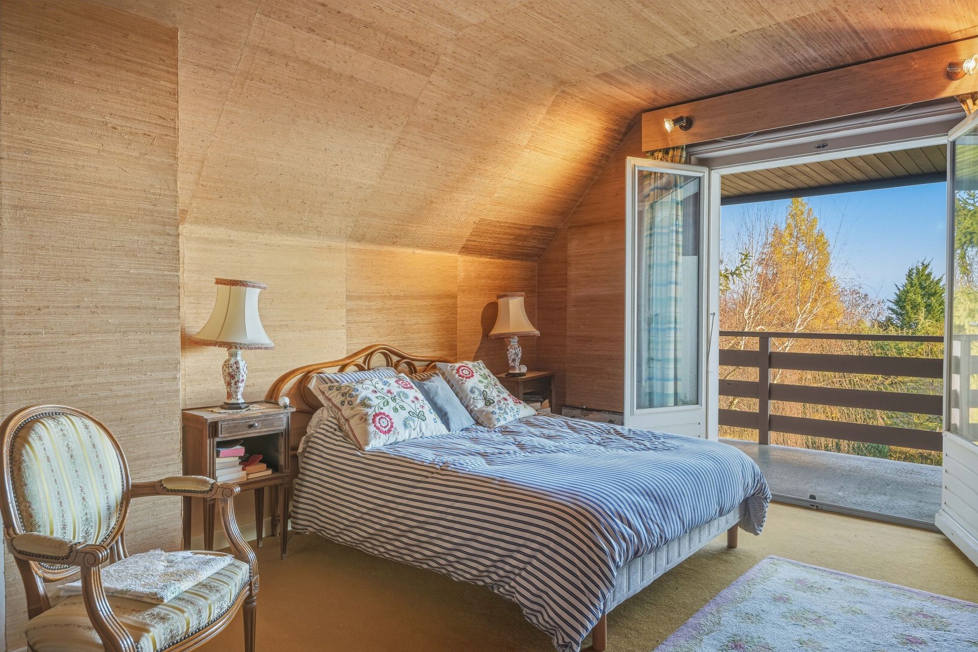 house 8 Rooms for sale on DIVONNE LES BAINS (01220)