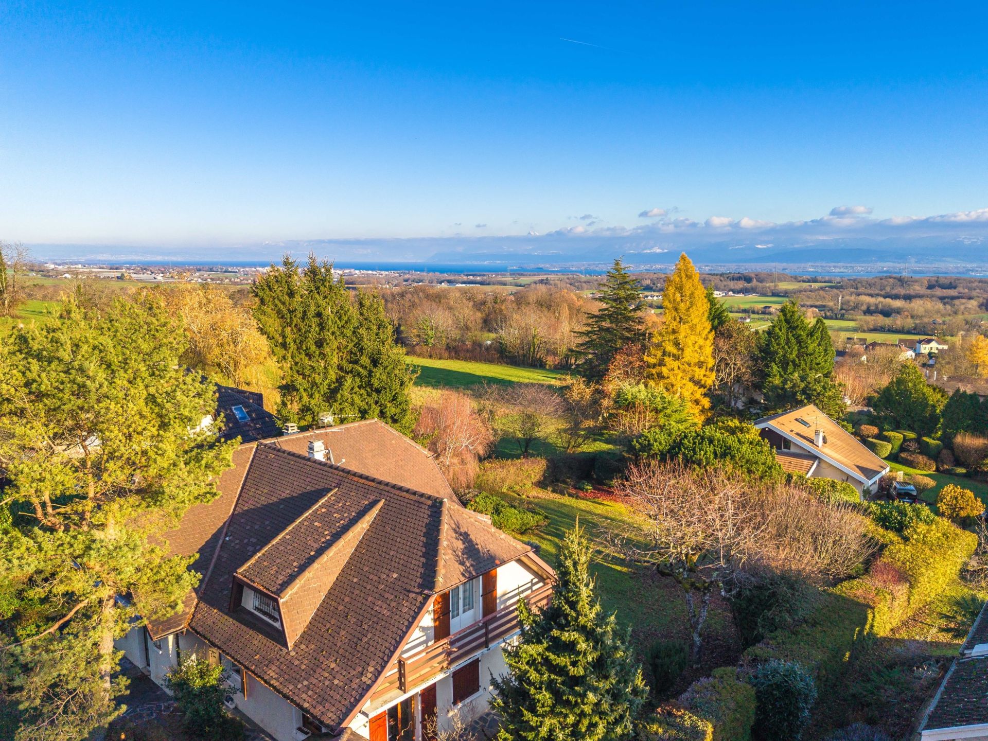 house 8 Rooms for sale on DIVONNE LES BAINS (01220)