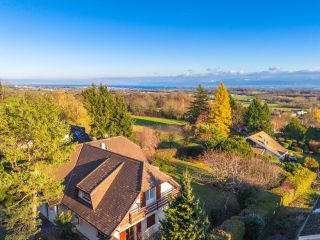 house 8 Rooms for sale on DIVONNE LES BAINS (01220)