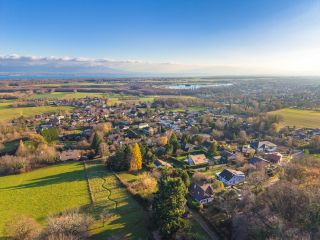 house 8 Rooms for sale on DIVONNE LES BAINS (01220)