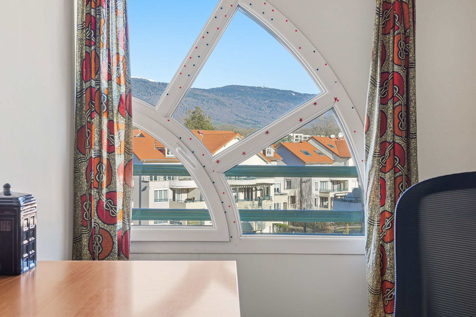 apartment 5 Rooms for sale on DIVONNE LES BAINS (01220)