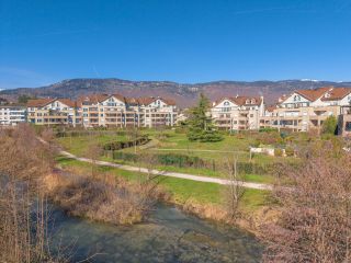 apartment 5 Rooms for sale on DIVONNE LES BAINS (01220)