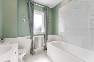 house 8 Rooms for sale on DIVONNE LES BAINS (01220)