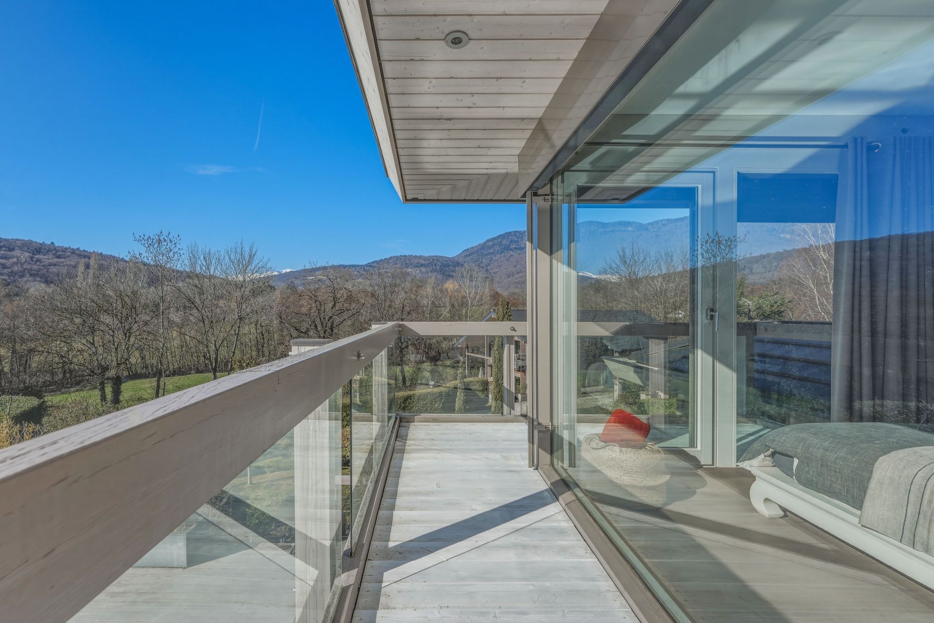 house 7 Rooms for sale on DIVONNE LES BAINS (01220)