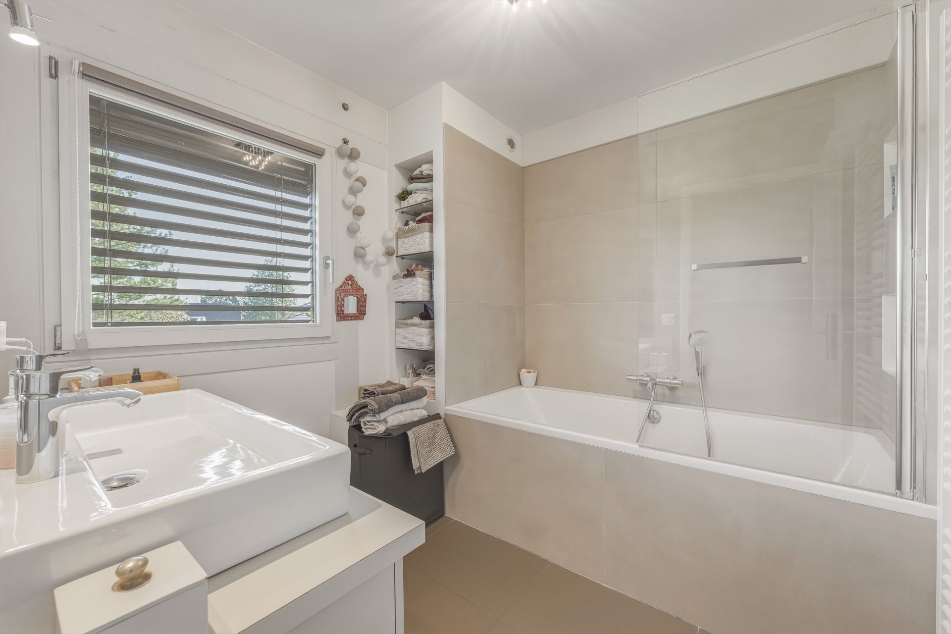 house 7 Rooms for sale on DIVONNE LES BAINS (01220)