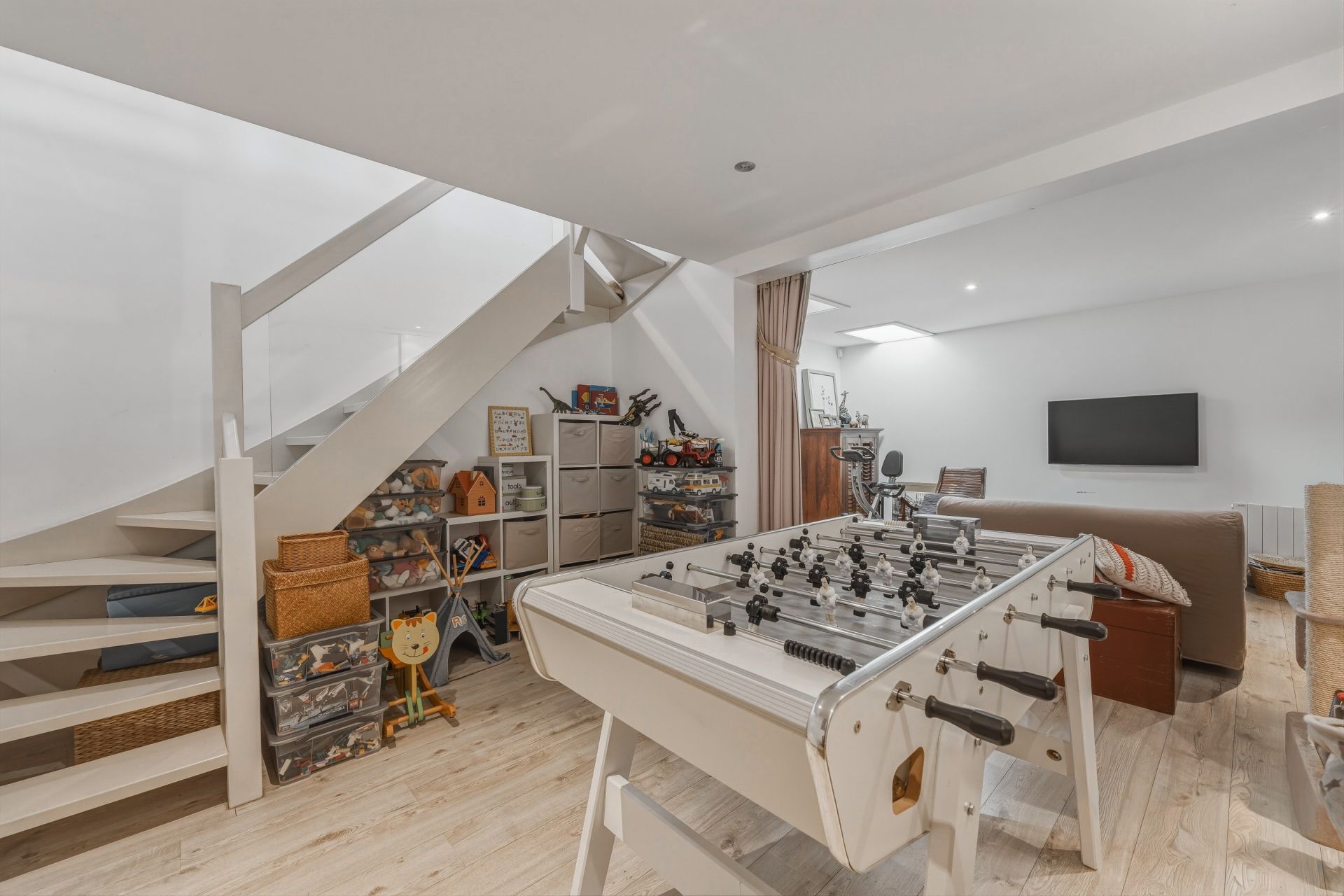 house 7 Rooms for sale on DIVONNE LES BAINS (01220)