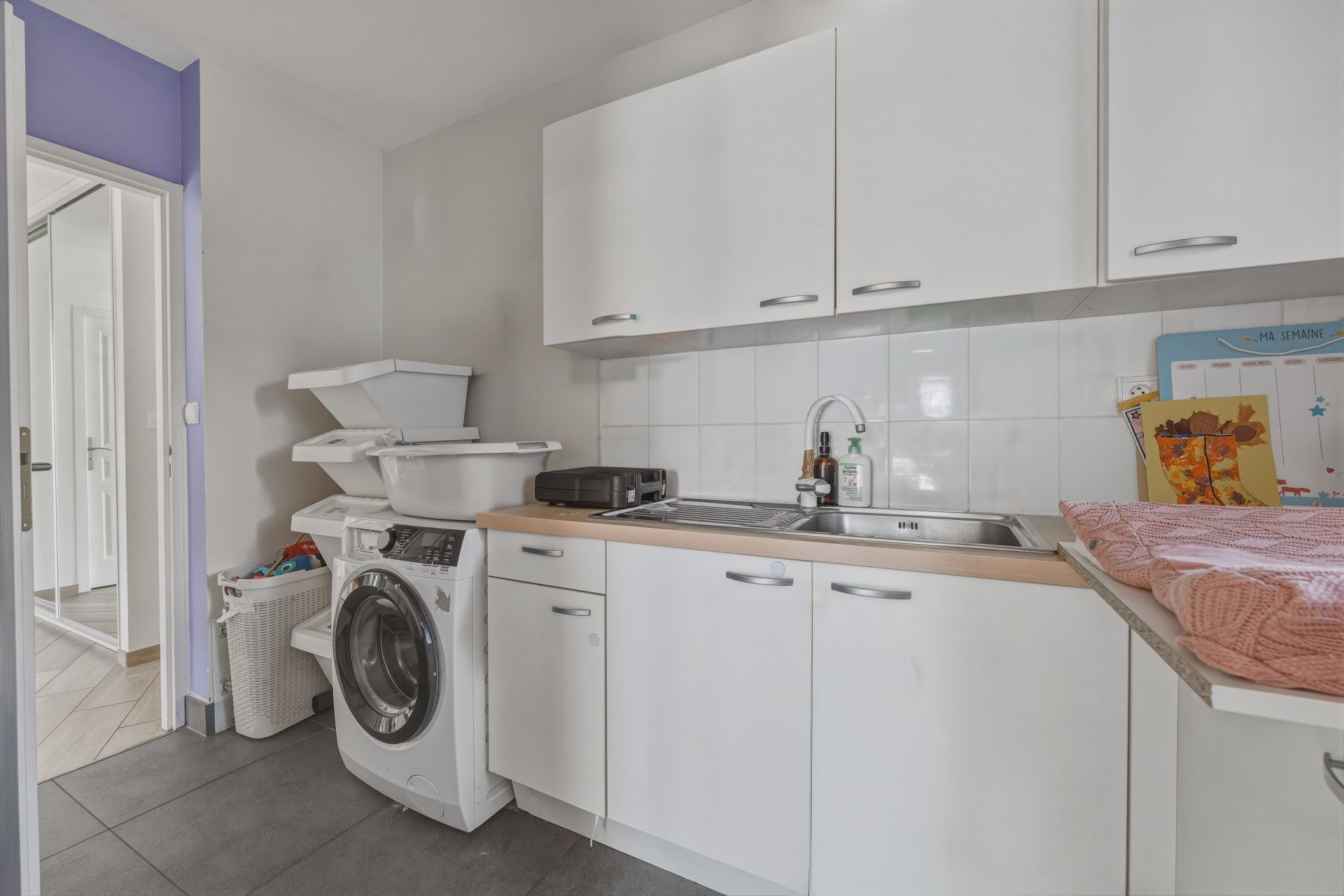 villa 7 Rooms for sale on ST GENIS POUILLY (01630)