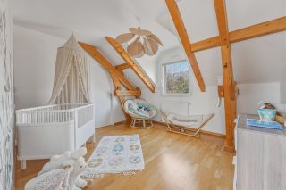 villa 7 Rooms for sale on ST GENIS POUILLY (01630)