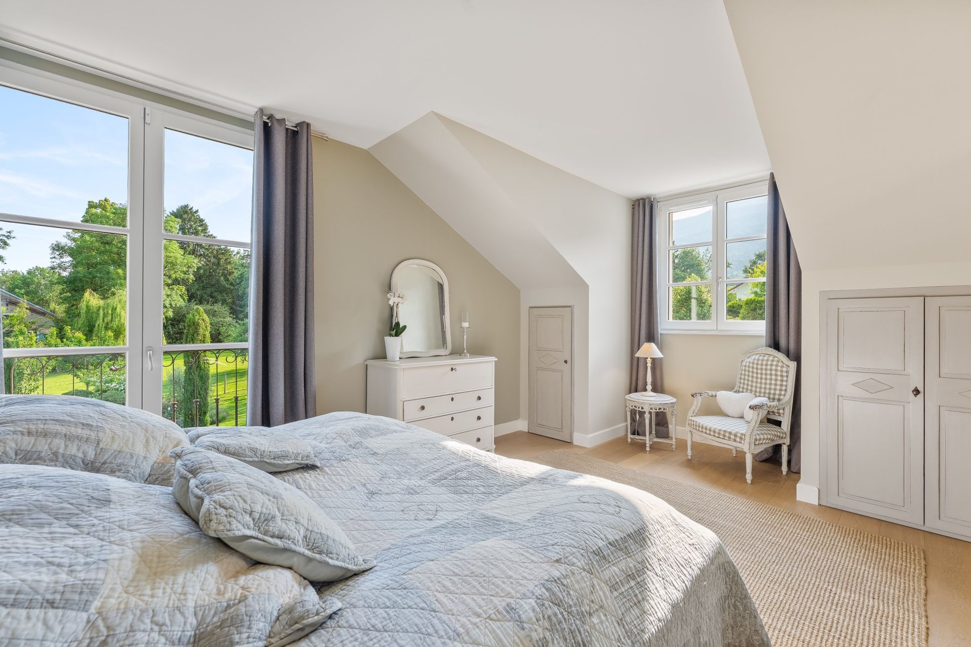 maison 10 Pièces en vente sur CHEVRY (01170)