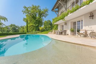 house 10 Rooms for sale on CHEVRY (01170)