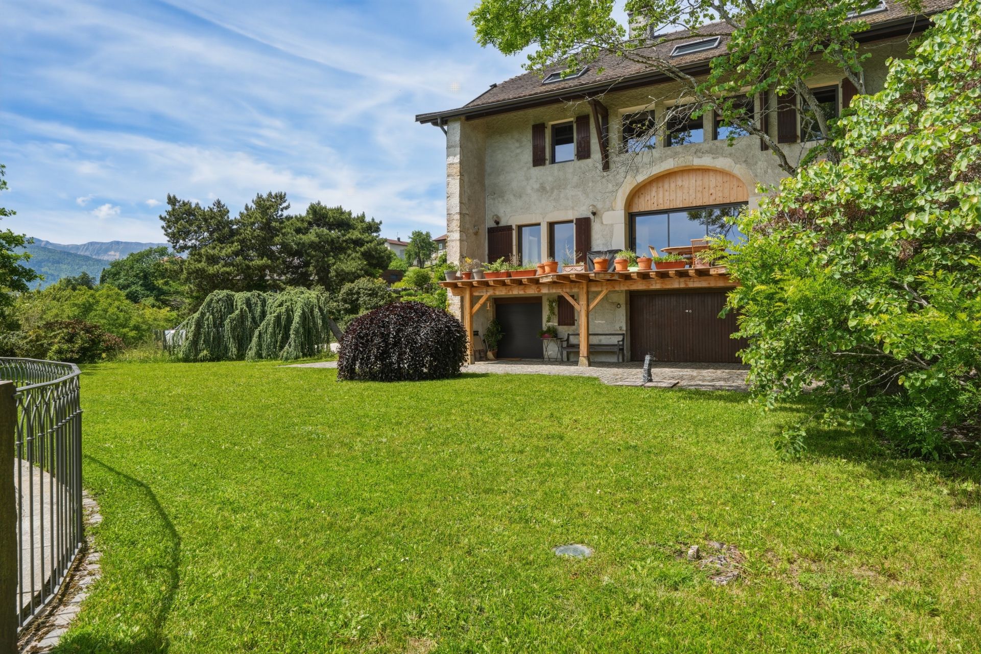 maison 12 Pièces en vente sur GRILLY (01220)