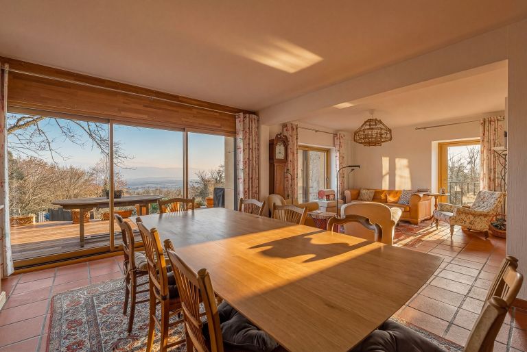 maison 12 Pièces en vente sur GRILLY (01220)