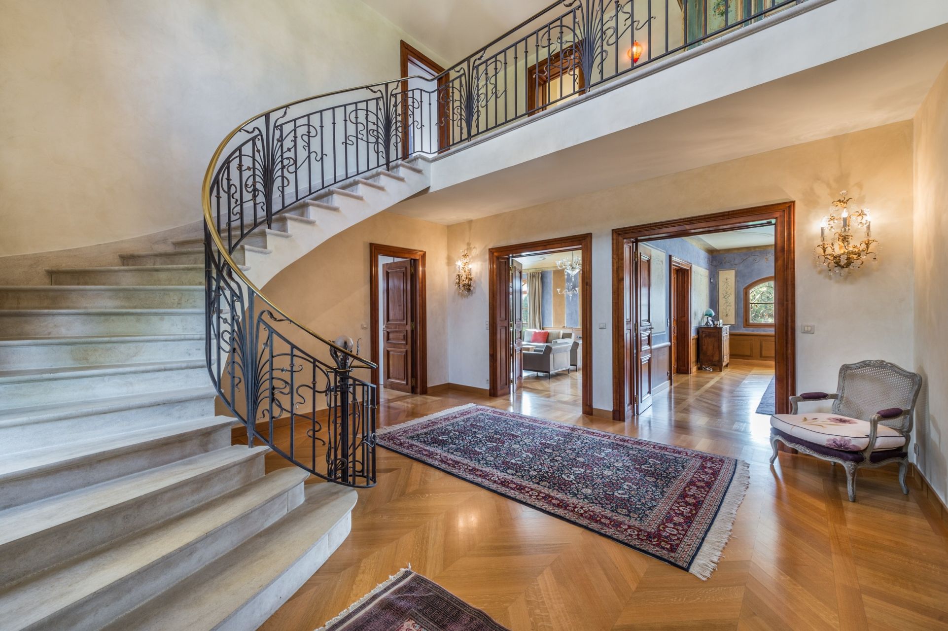 house 12 Rooms for sale on ECHENEVEX (01170)