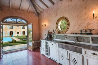 house 12 Rooms for sale on ECHENEVEX (01170)