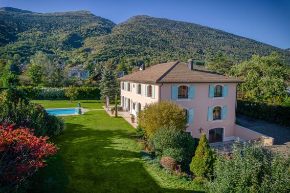 Vente Maison Échenevex 12&nbsp;Pièces 605&nbsp;m²