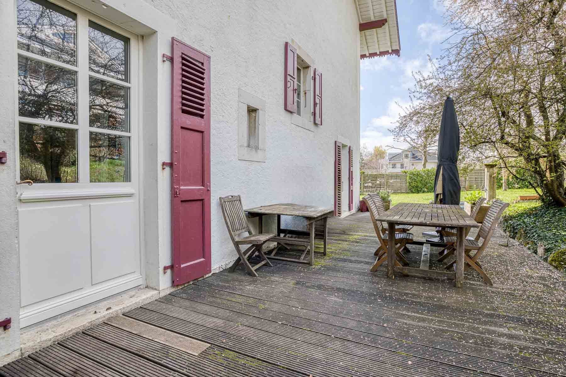 house 8 Rooms for sale on DIVONNE LES BAINS (01220)