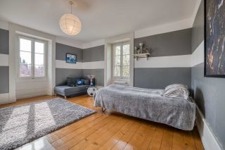 house 8 Rooms for sale on DIVONNE LES BAINS (01220)