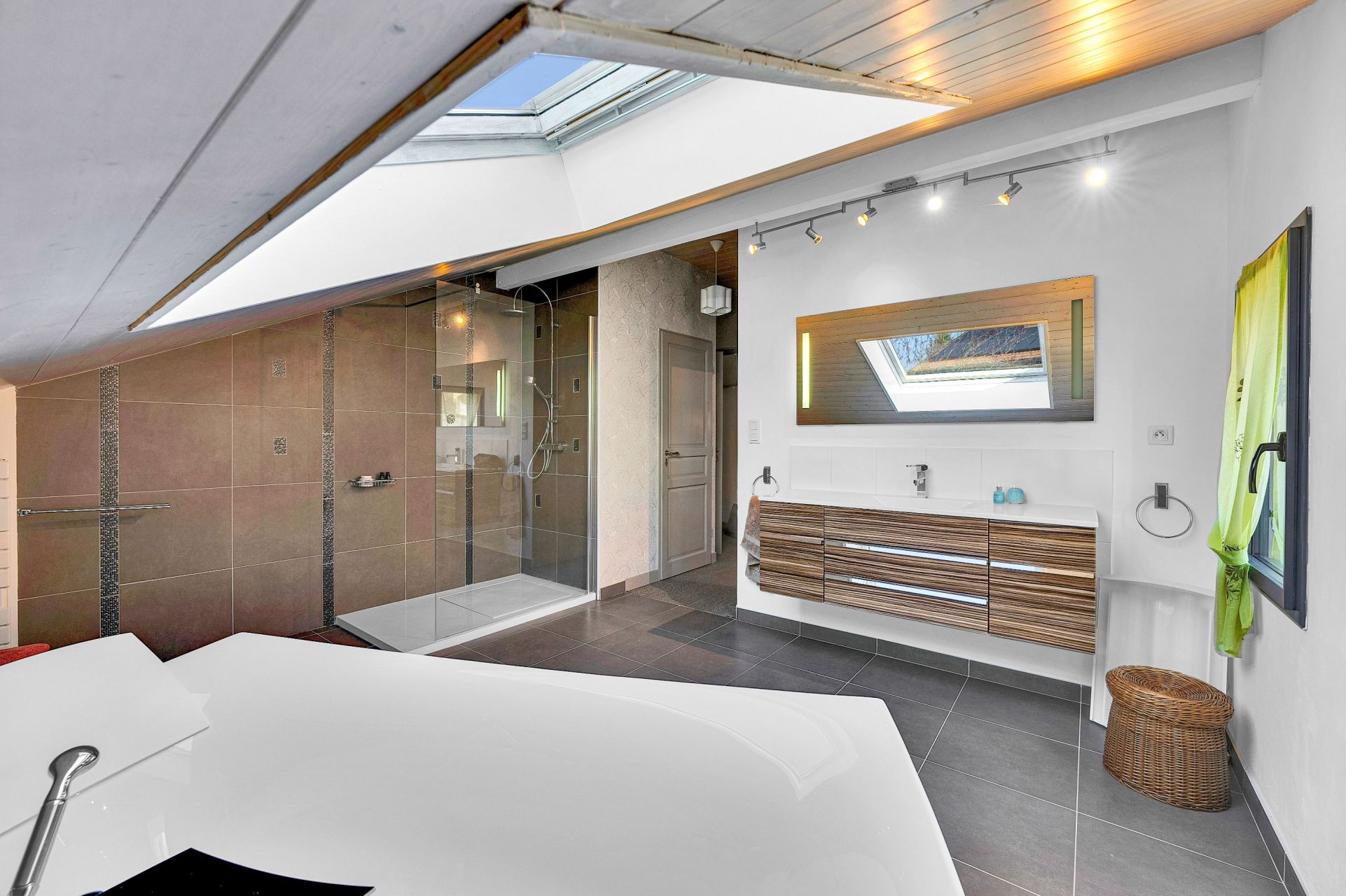 maison 8 Pièces en vente sur DIVONNE LES BAINS (01220)