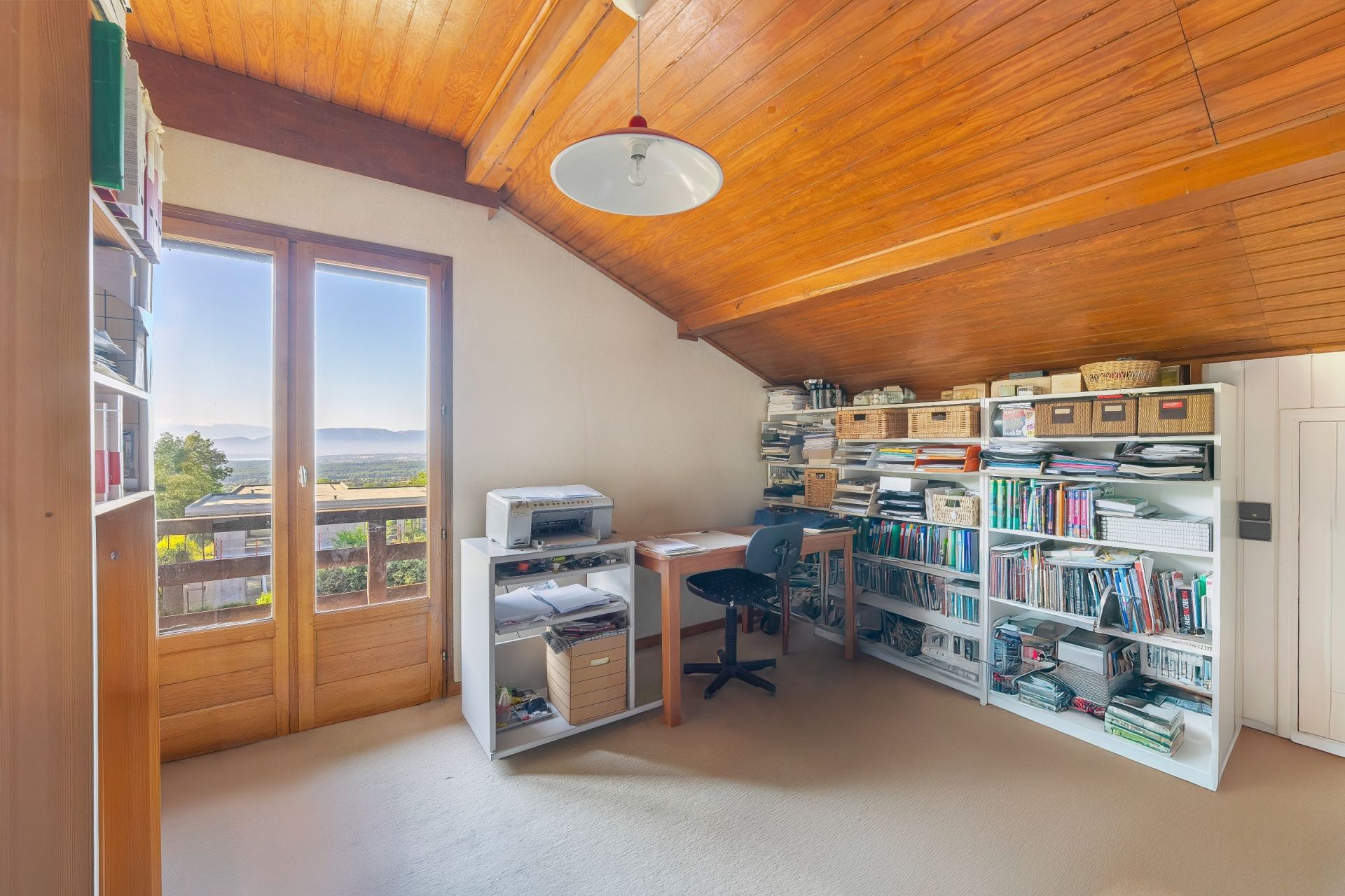 house 7 Rooms for sale on GRILLY (01220)