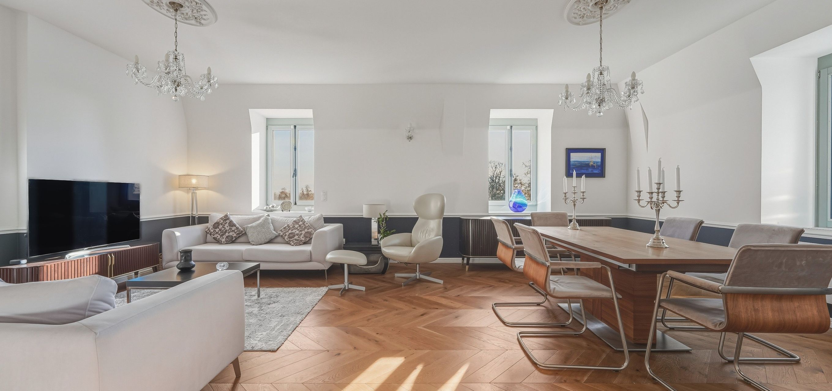 apartment 5 Rooms for sale on CHEVRY (01170)