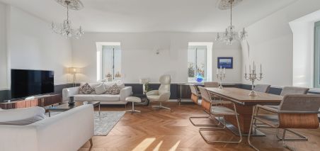 apartment 5 Rooms for sale on CHEVRY (01170)