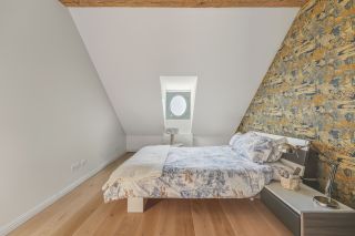 apartment 5 Rooms for sale on CHEVRY (01170)