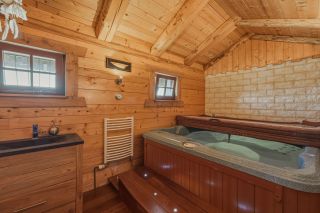 maison 8 Pièces en vente sur LES ROUSSES (39220)