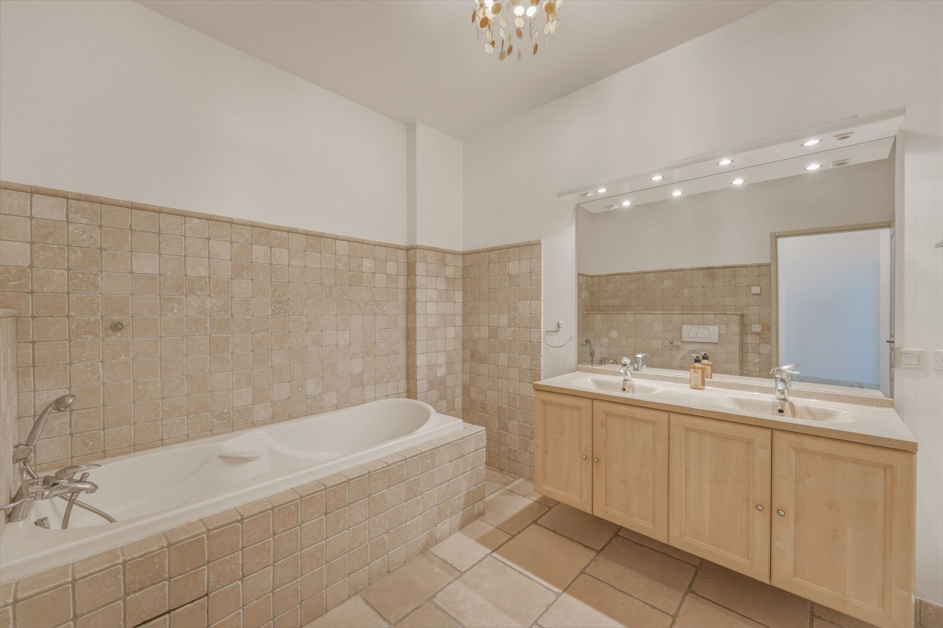 apartment 4 Rooms for sale on ETREMBIERES (74100)