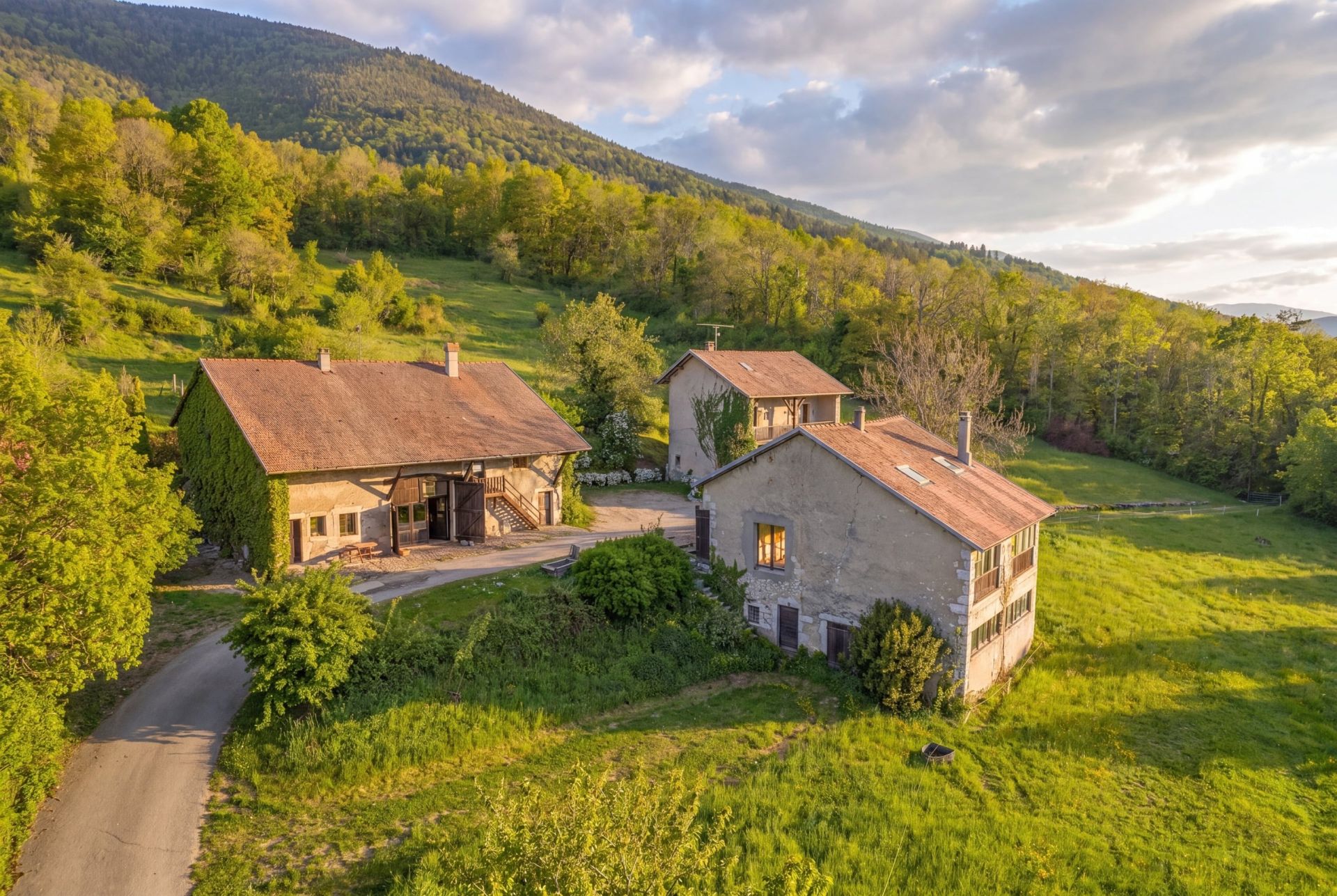 farm complex 8 Rooms for sale on SERGY (01630)