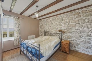 corps de ferme 8 Pièces en vente sur SERGY (01630)